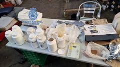 A la organizaci�n tambi�n se le incautaron �tiles de elaboraci�n, moldes, envoltorios, tel�fonos m�viles y documentaci�n