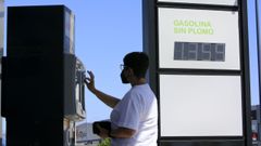 Una gasolinera en un pol�gono industrial de Lugo
