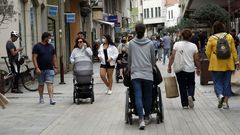 Calle peatonal de Ribeira, donde contin�a la mejor�a epidemiol�gica, y solo quedan 11 contagiados en dos semanas