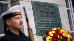 Homenaje celebrado la semana pasada en Berl�n a las personas que murieron para combatir a los nazis y a los que se recuerda con una placa