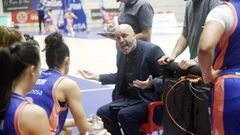 Lino L�pez, entrenador del Baxi Ferrol