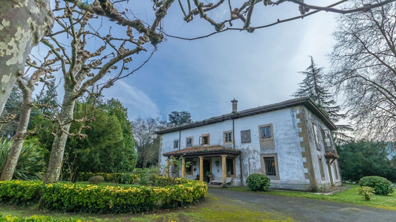 La familia Franco no logra vender la «casina» que tiene en Asturias: así es la majestuosa vivienda
