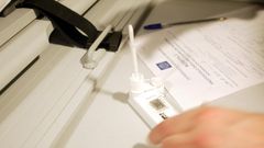 Los agentes de la Polic�a Local de Carnota realizaron varios test de consumo de drogas que permitieron descubrir a dos conductores que cogieron el coche despu�s de tomar estupefacientes