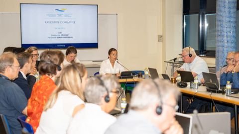Al fondo, en el centro, Marta Villaverde (conselleira de Mar) dirigiéndose al comité ejecutivo del Consejo Consultivo para las Aguas Noroccidentales (CC-ANOC)