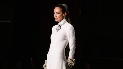 Nieves �lvarez desfila en Par�s d�as antes de la celebraci�n de su boda