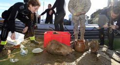 Las piezas recogidas ayer, que probablemente acabar�n en el Museo Mass� del Concello de Bueu.