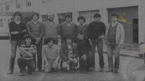 Alborja, segundo por la derecha en la fila inferior, como estudiante. 