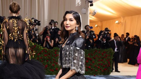 Gemma Chan, a su llegada a la Met Gala