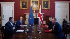 David Frost, principal negociador brit�nico para asuntos del Brexit en un encuentro con Maros Sefcovic, vicepresidente de la Comisi�n Europea