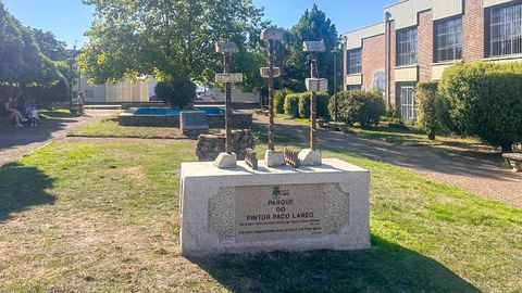 Estado en el que se encuentra la escultura tras haber sido reparada por el Concello de Lal�n.