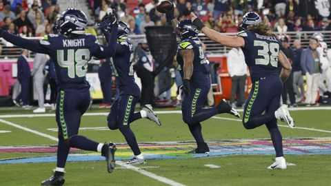 Los jugadores de los Seattle Seahawks celebran su victoria en la final de la Super Bowl