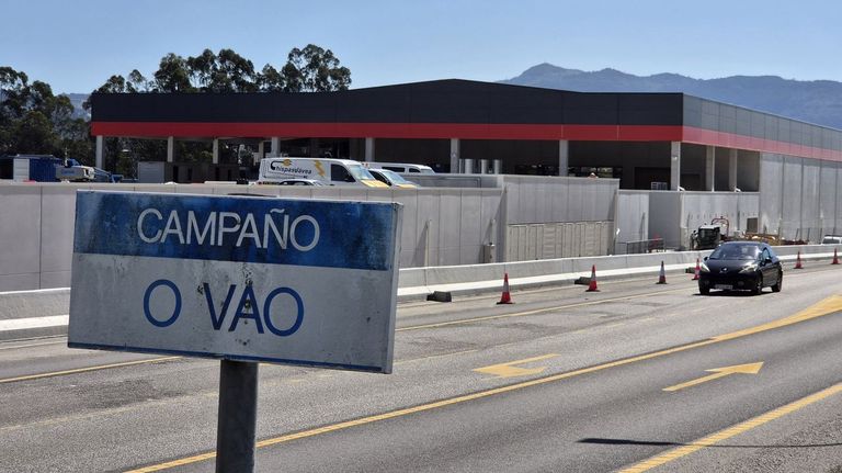 Las obras de ampliaci&oacute;n del pol&iacute;gono comercial de O Vao est&aacute;n muy avanzadas y se baraja finales de noviembre como posible fecha de apertura 