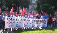 Sindicalistas de Alcoa San Cibrao, entre los que estaba el presidente del comit�, Jos� Luis Combarro.