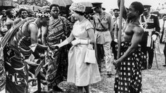 Isabel II en una visita a Ghana en el a�o 1961