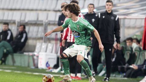 Mardones regresa a una convocatoria del Racing tras lesi�n.