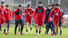 Entrenamiento de la plantilla del Racing en el campo de A G�ndara