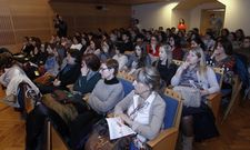 La jornada organizada por el Colegio de Enfermer�a y SATSE llen� el sal�n de Sanidade. 
