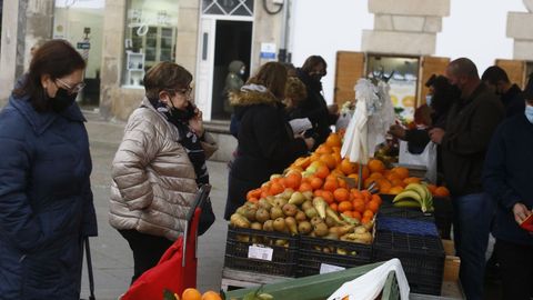 Primer da sin mascarillas en la calle en Viveiro