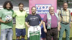 Imagen de una promoci�n reciente del Racing y Radio Voz