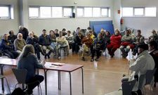 Los colectivos se reunieron a �ltima hora de la tarde de ayer en el centro social de Vilaxo�n.