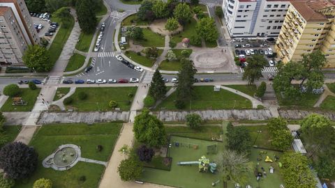Vistas a�reas de la cubierta que tapa el cauce del r�o Gafos a su paso por Campolongo.  Calle Taboada Nieto y parque de la Constituci�n