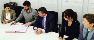 Vilagarc�a se convirti� ayer en el segundo municipio gallego que firma el acuerdo con Gas Natural. 