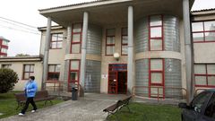 Centro de salud de As Pontes, donde fue atendida la v�ctima de la agresi�n