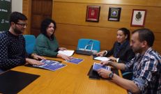 Concejalas y empresarios de Silleda mantuvieron ayer la reuni�n.