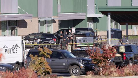 Despliegue policial en el colegio de Oreg�n donde tuvo lugar un tiroteo