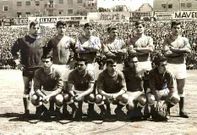 Plantilla del Racing en la temporada 1964/65. De pie: Otero, Pepi�o, Pegaso, Gorostiola, De la Torre y Zamarripa. Agachados: Chalo, Lamelo, Ledo, Crispi y Arroyo.
