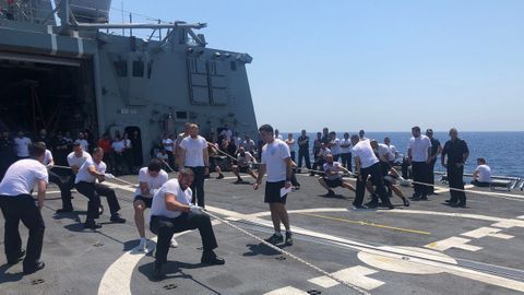 Actividad f�sica de la dotaci�n a bordo de la �lvaro de Baz�n