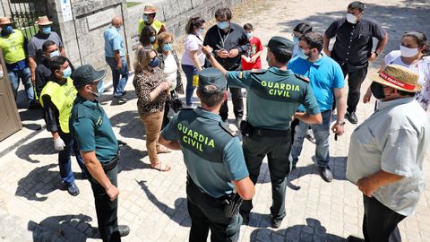 La suspensin de la romera en el 2020, con motivo de la pandemia de covid-19, dej momento de tensin entre los vecinos, que queran acceder a la iglesia, y los organizadores, que tras cerrarles el paso tuvieron que salir escoltados por la Guardia Civil