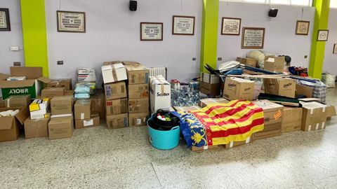 Material recogido para Valencia en el colegio Jorge Juan de Perlo (Fene)