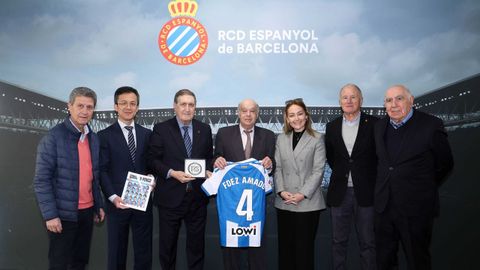 Mari�n Mouri�o estuvo presente en el homenaje a Manuel Fern�ndez Amado.