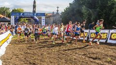 Participantes en la Carrera das Areas de Carnota en la edici�n del a�o 2024