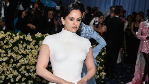 Rosala, vestida de Balmain en la Met Gala