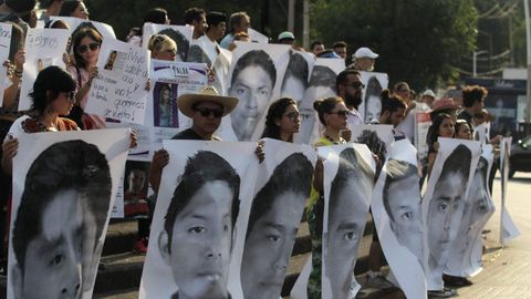 Concentraci�n por los estudiantes asesinados en Jalisco (M�xico)