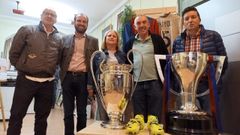 Julio Alberto, primero a la izquierda, en la presentaci�n de los trofeos
