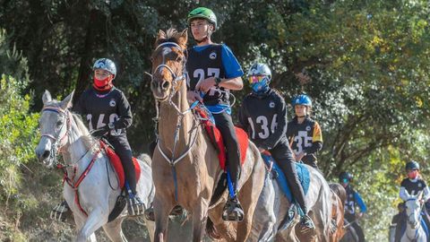 El jienete de Baralla, en primer plano, en el campeonato de Espa�a disputado en Barcelona.