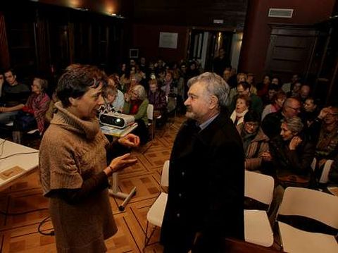 La historiadora Ana Goy fue presentada por Sen�n.