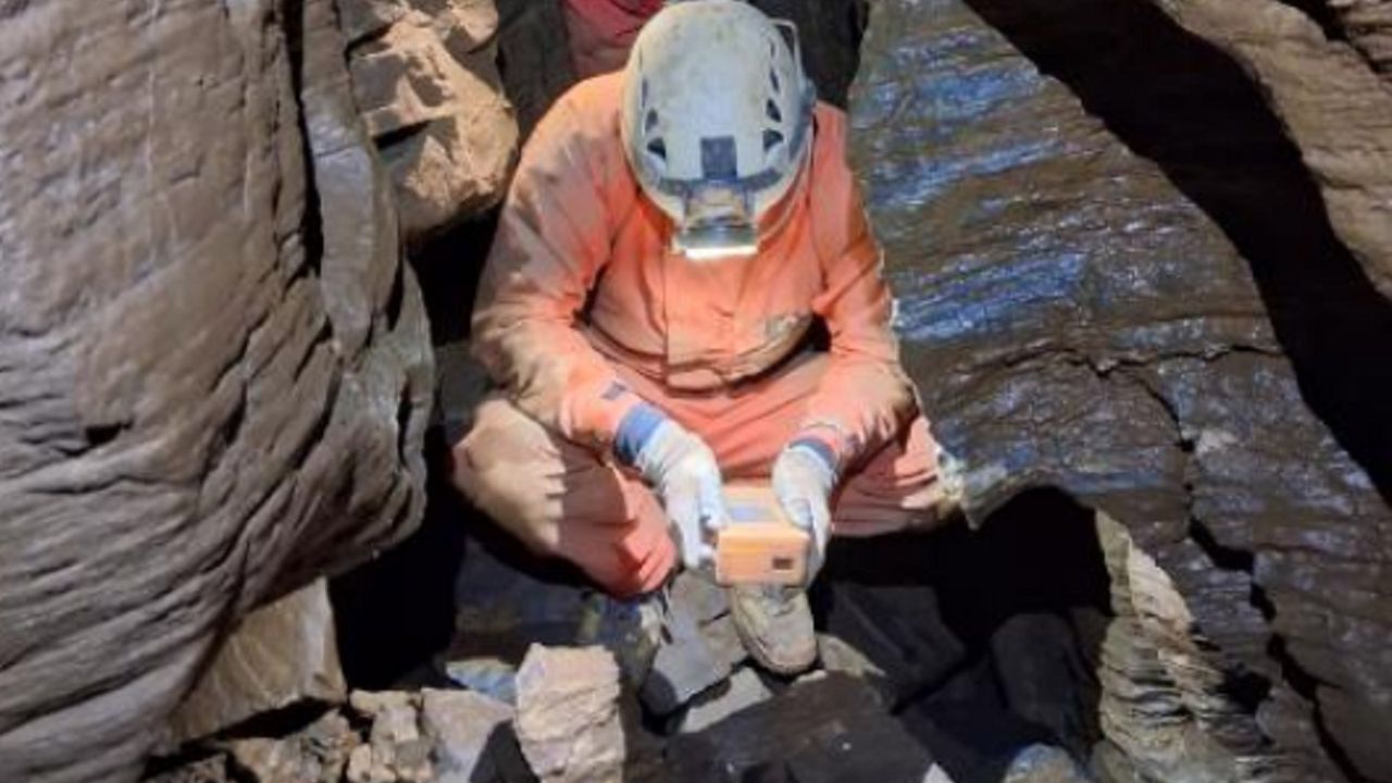 Otra conquista en Rei Cintolo: 11.300 metros de modelo digital de cueva topografiada