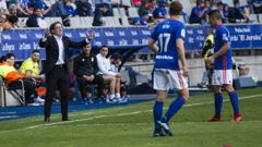 Anquela da instrucciones en el Oviedo-Sevilla Atl�tico