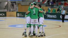 Los jugadores del Liceo celebran un gol.