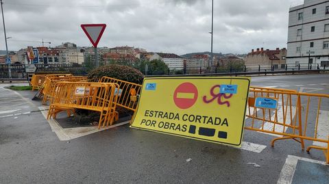 Carril cortado por otras en la PO-308 en Poio