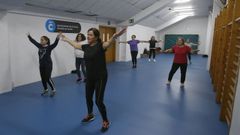 Imagen de archivo de una clase de zumba en el pabell&oacute;n del San Francisco Javier.
