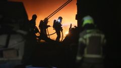 �LBUM: Un incendio en Rei Don Garc�a obliga al desalojo de varios edificios