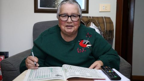 Ramona Su�rez ha recuperado el dominio de sus manos tras recibir la terapia HIFU en Santiago