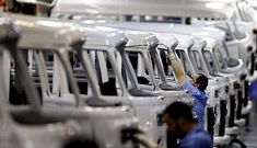Los ingenieros industriales evalan y mejoran los procesos de produccin.