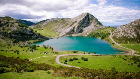 Carretera  CO-04, en los lagos de Covadonga