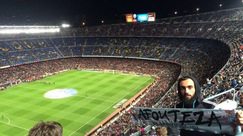Jacobo Mart�nez, de la Pe�a Afouteza, en el Camp Nou.